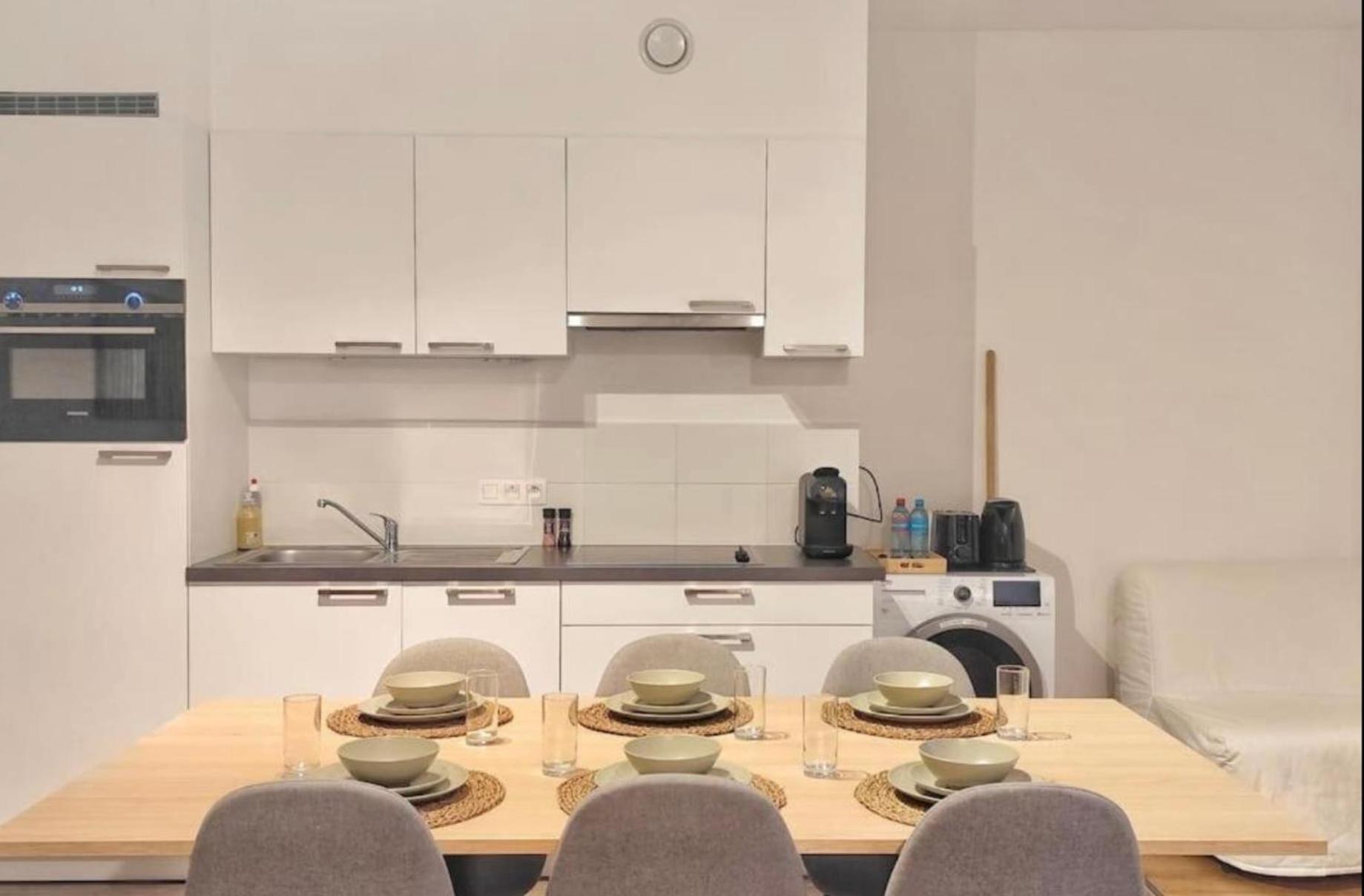 2 Bedroom In Center With Breathtaking View Bruxelles
