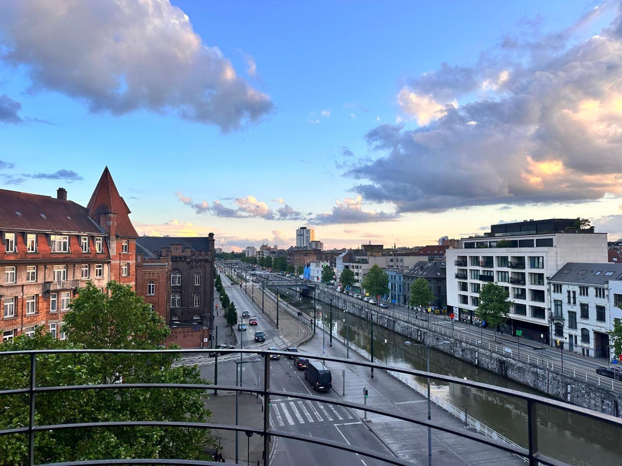 2 Bedroom In Center With Breathtaking View Appartamento *